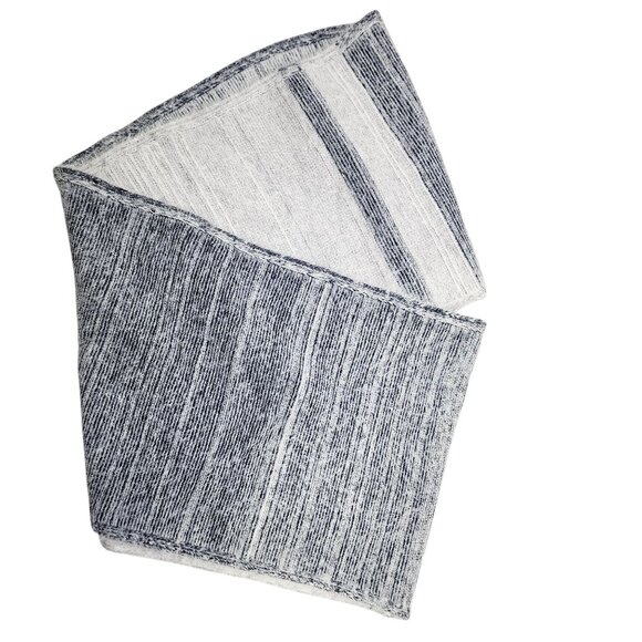 NEW Calvin‎ Klein Womens Infinity Loop Scarf 85% Nylon 15% Acrylic Blue & White - Picture 6 of 8